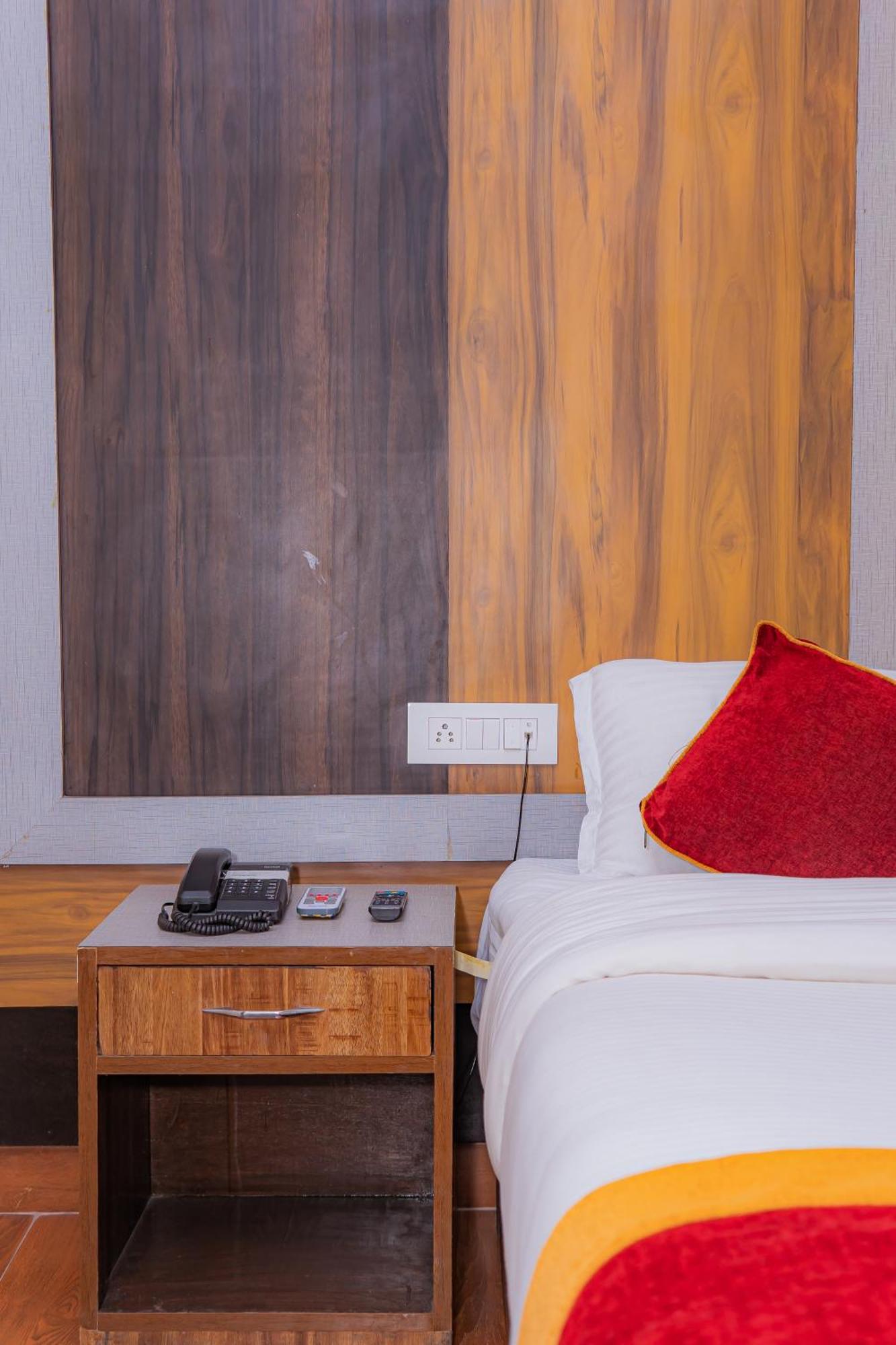 Hotel Murano Pokhara Eksteriør bilde