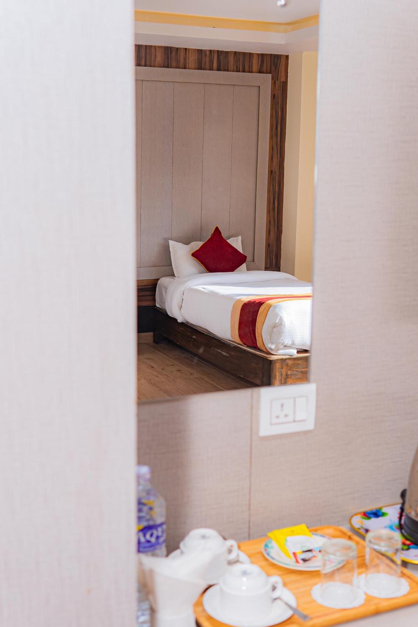 Hotel Murano Pokhara Eksteriør bilde